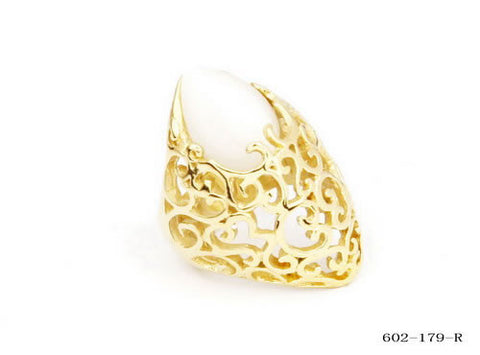 Women's Cocktail Ring in 18 KT Gold Plated with Mother of Pearls